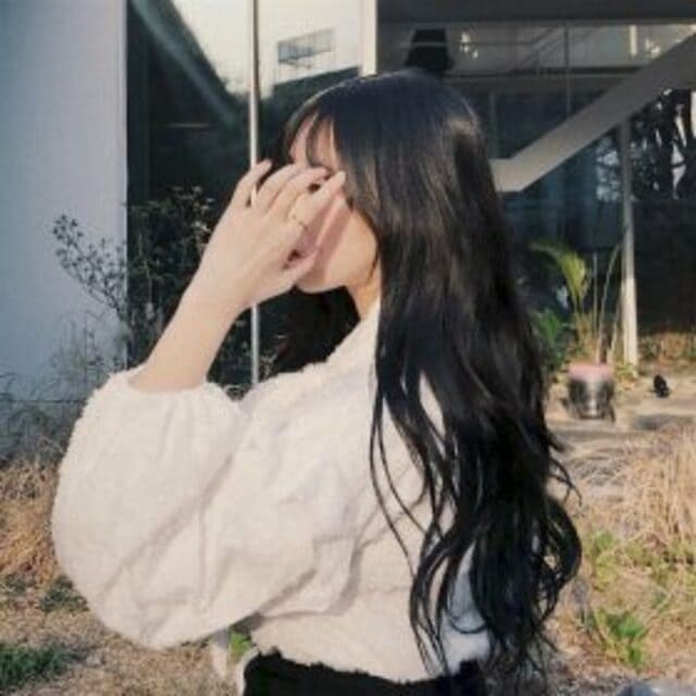 Avatar ảnh girl che mặt lạnh lùng