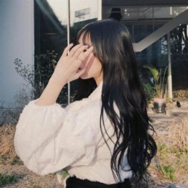 Avatar ảnh girl che mặt lạnh lùng