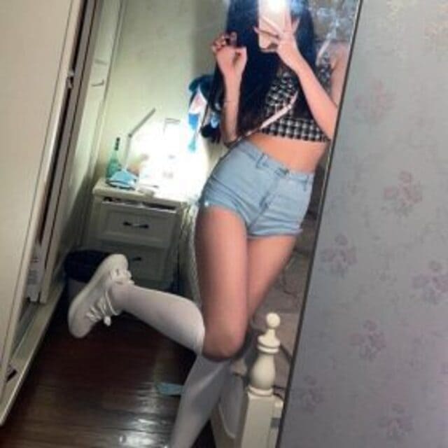Avatar ảnh girl che mặt lạnh lùng