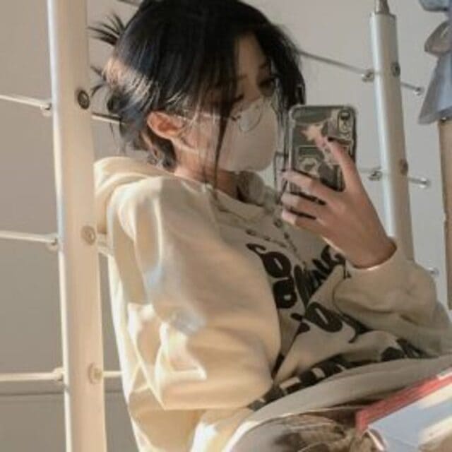 Avatar ảnh girl che mặt lạnh lùng