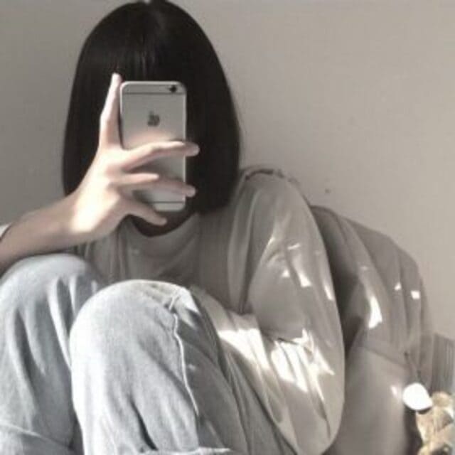 Avatar ảnh girl che mặt lạnh lùng