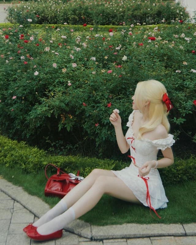 Avatar ảnh girl che mặt lạnh lùng
