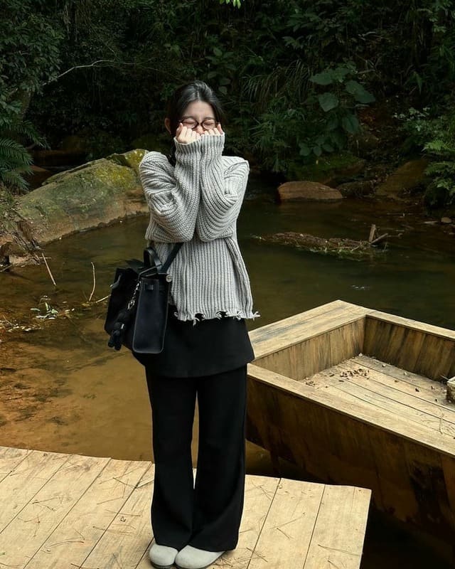 Avatar ảnh girl che mặt lạnh lùng