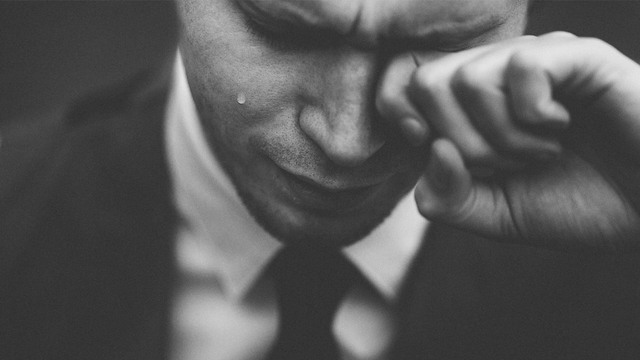 tải hình ảnh buồn khóc